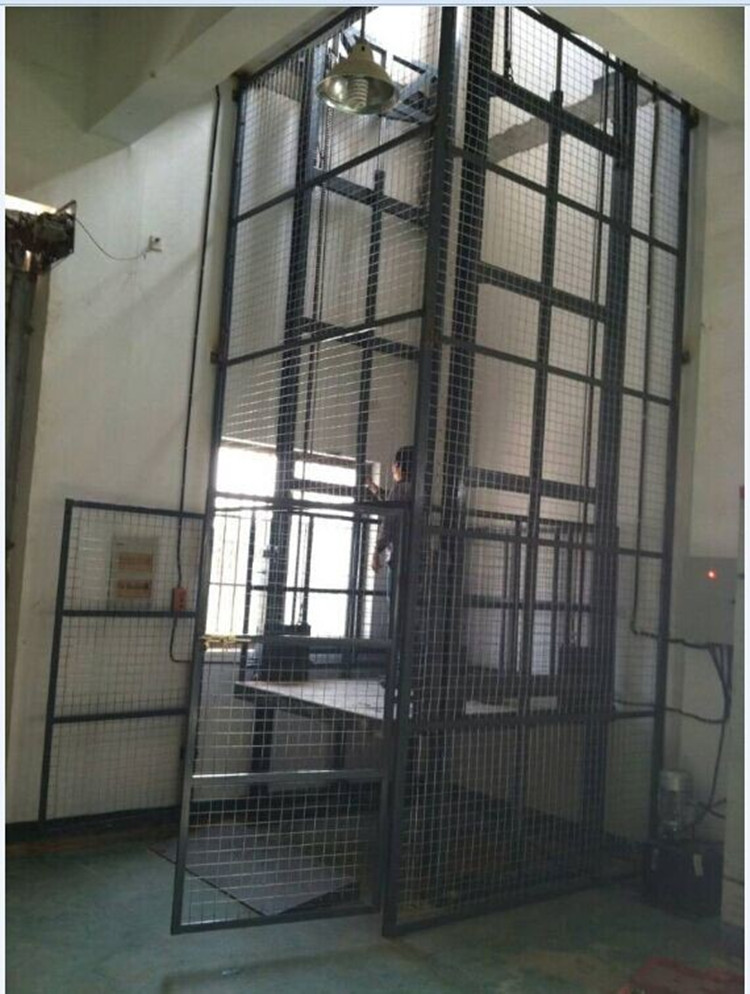 導(dǎo)軌式液壓升降機